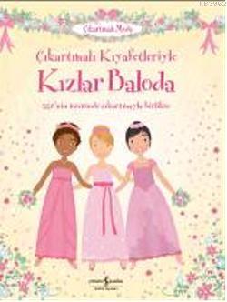 Çıkartmalı Kıyafetleriyle Kızlar Baloda
